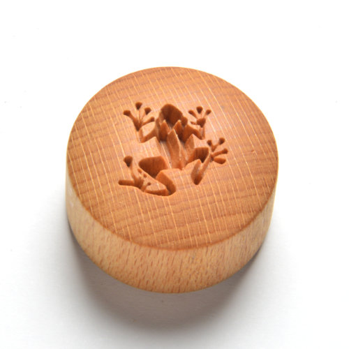curve top frog pottery stamp
