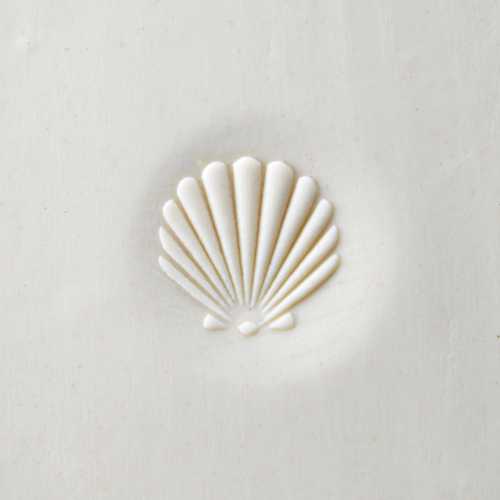 curve top scallop shell pottery stamp