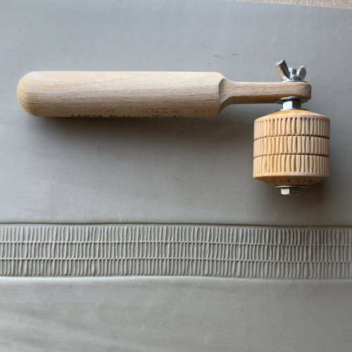 Layered Lines Medium Texture Wheel for Clay | GM-009