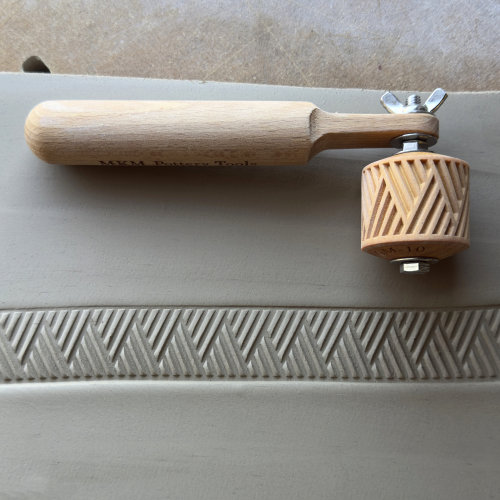 Slanted Crosshatch Medium Texture Wheel for Clay | GM-010